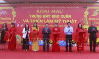 Mừng Đảng, mừng Xuân: Tưng bừng Hội Báo Xuân tại nhiều địa phương