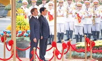 Tổng thống Pháp Emmanuel Macron và Phu nhân kết thúc chuyến thăm cấp Nhà nước tới Việt Nam