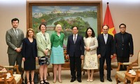 Phó Thủ tướng, Bộ trưởng Ngoại giao Bùi Thanh Sơn tiếp Đại sứ Australia Gillian Bird