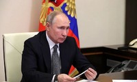 Владимир Путин поручил оценить эффективность вакцин против новых штаммов COVID-19