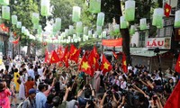 “河内记忆：65周年”重现首都解放日气氛