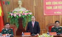 នាយករដ្ឋមន្ត្រីលោក Nguyen Xuan Phuc អញ្ជើញជួបធ្វើការជាមួយបញ្ជាការដ្ឋានយោធភូមិភាគទី៥