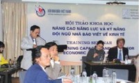 Hội thảo khoa học Vai trò của báo chí với phát triển kinh tế bền vững