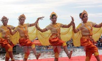 Khai mạc Ngày hội văn hóa, thể thao và du lịch dân tộc Khmer năm 2015