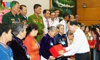 Phó Thủ tướng Vũ Văn Ninh tiếp đoàn người có công Thành phố Cần Thơ