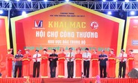 Khai mạc hội chợ công thương khu vực Bắc Trung Bộ Nhịp cầu xuyên Á- Quảng Trị 2015