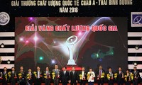 Phó Thủ tướng Vũ Đức Đam dự lễ trao Giải thưởng chất lượng quốc gia