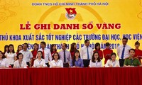 Hà Nội tuyên dương các thủ khoa xuất sắc