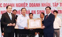 Biểu dương 70 tập thể, cá nhân tích cực ủng hộ Quỹ “Vì người nghèo” và an sinh xã hội