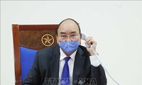 Thủ tướng Nguyễn Xuân Phúc điện đàm với Tổng thống Hàn Quốc Moon Jae-in