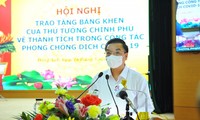 Trao Bằng khen của Thủ tướng Chính phủ cho tập thể, cá nhân huyện Đông Anh trong công tác phòng chống dịch