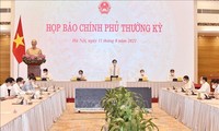 Chính phủ dốc toàn lực chống dịch, đảm bảo duy trì tăng trưởng bền vững