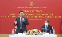 Chủ tịch Quốc hội Vương Đình Huệ thăm và đặt biển tên trụ sở mới Đại sứ quán Việt Nam tại Hàn Quốc