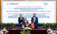 USAID hợp tác cùng Bộ Nông nghiệp và Nông thôn Việt Nam trong ứng phó biến đổi khí hậu tại Đồng bằng sông Cửu Long