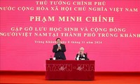 Thủ tướng Phạm Minh Chính gặp gỡ cộng đồng người Việt Nam tại thành phố Trùng Khánh (Chongqing)