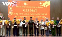 Tổng Bí thư Tô Lâm gặp mặt chúc tết cán bộ cấp cao Công an qua các thời kỳ