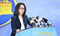 Đoàn đàm phán Việt Nam và Hoa Kỳ đang trao đổi để cụ thể hóa nội dung điện đàm của lãnh đạo cấp cao hai nước