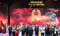 Tổng Bí thư Tô Lâm dự giao lưu nghệ thuật “Khắc ghi lời Bác - vang nhịp quân hành”