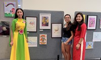 Các em nhỏ người Việt ở nước ngoài triển lãm tranh ủng hộ nạn nhân bão lũ