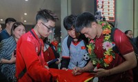 Đông đảo người hâm mộ đón Đội tuyển U22 Việt Nam về nước