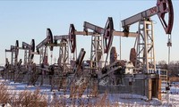 Saudi Arabia, Russia deepen oil cuts