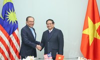 Vietnam is a top partner of Malaysia, says Malaysian Prime Minister  