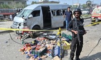 Suicide bombing in Pakistan kills at least 12