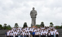 คณะผู้แทนเยาวชนเวียดนามที่อาศัยในต่างประเทศเยือนจังหวัดเหงะอาน