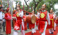 Incense offering to the Hung Kings in Switzerland