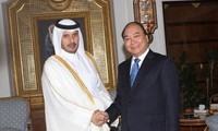 Deputy PM Nguyen Xuan Phuc visits Qatar