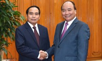 Vietnam ready to share its development experience with Laos