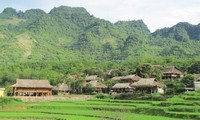 Giang Mo village offers community tours