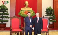 Vietnamese, Lao fronts urged to increase ties