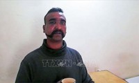 Pakistan returns Indian pilot