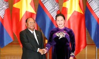 Top Vietnamese, Cambodian legislators hold talks