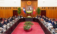 Lao Prime Minister concludes visit to Vietnam