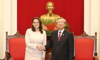 Vietnamese, Hungarian parties foster bilateral cooperation