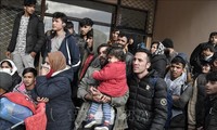 Germany to take in 500 children from Greek migrant camps 