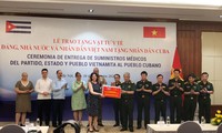 Vietnam presents medical aids to Cuba