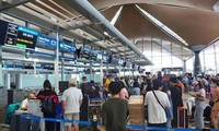 Vietnamese citizens return home from Malaysia