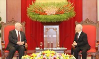 Vietnamese top leader praises Vietnam-Russia ties