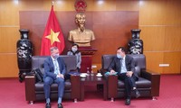 Vietnam, UK boost trade, energy cooperation