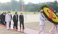 Leaders commemorate President Ho Chi Minh on National Day