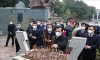 Hanoi’s Party officials pay tribute to King Quang Trung
