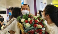 Another 259 Vietnamese from Ukraine arrive home on flight from Poland