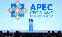 President highlights requirements of future trade, investment at APEC CEO Summit