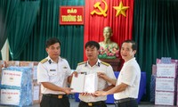 Special books presented to Truong Sa island, DK1 Platform