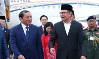 Malaysian Prime Minister arrives in Vietnam for an official visit