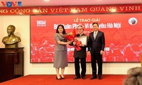 Bui Xuan Phai Awards honours filmmaker Dang Nhat Minh