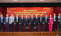 NA Chairman meets with Vietnamese business community in Laos